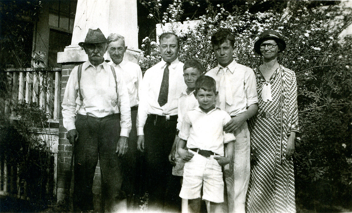 Watts Skinner Family Photo 1934