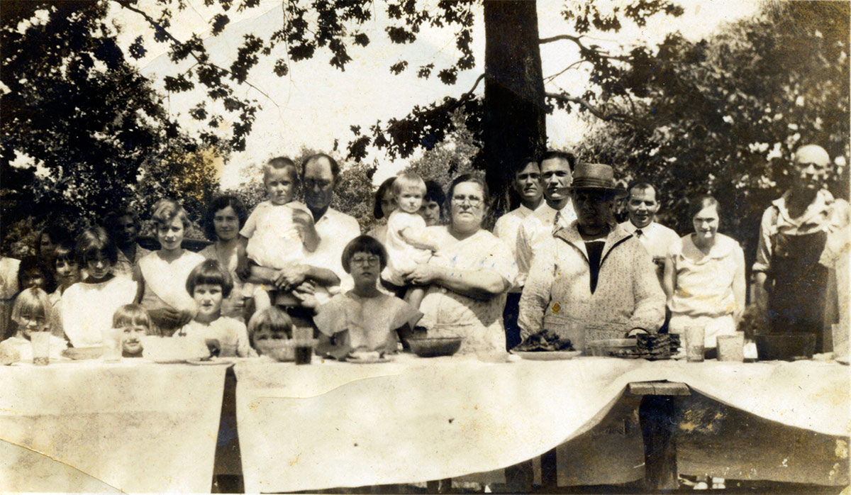 Early Hinson Family Photo