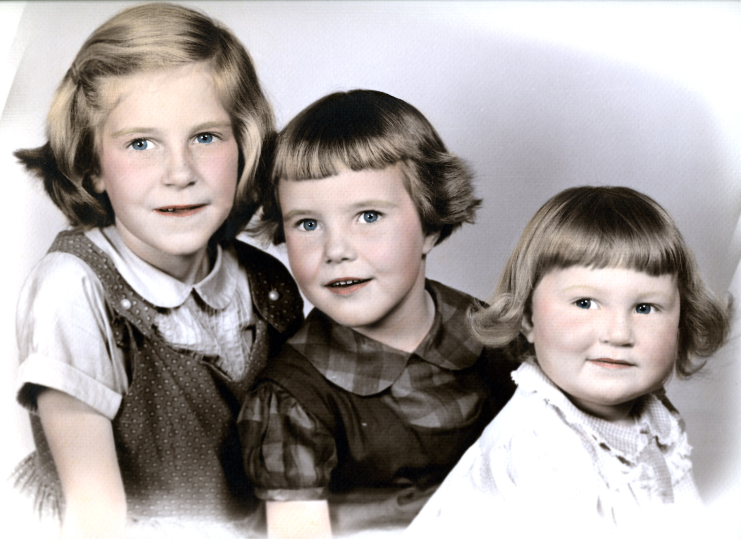 Old Family Photos: Three Watts Sisters